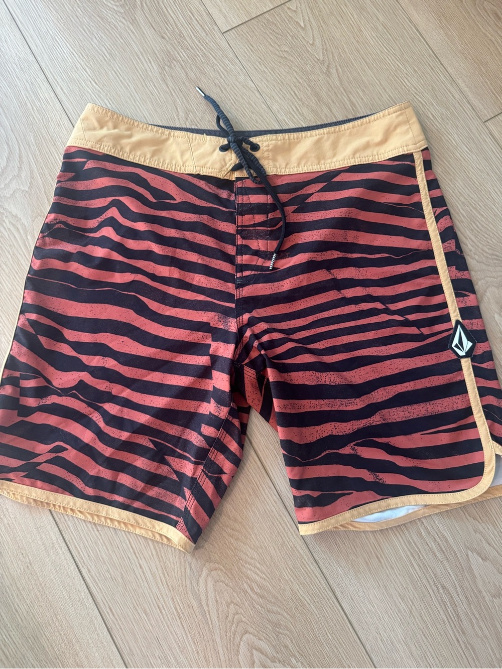 Volcom Funday Scallop Mod Tech Board Shorts
